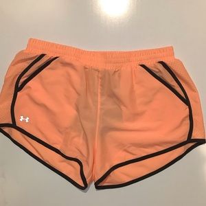 Women’s Under Armour heat tech running shorts